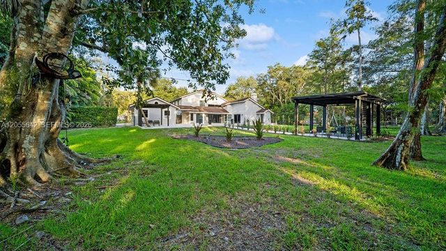 5831 NW 81st Ter, Parkland, FL 33067
