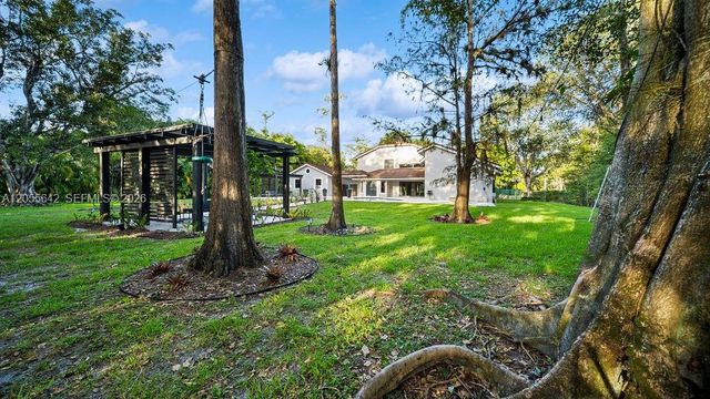 5831 NW 81st Ter, Parkland, FL 33067