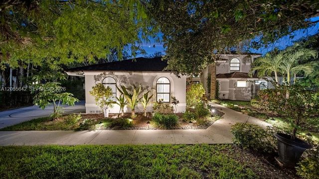 5831 NW 81st Ter, Parkland, FL 33067
