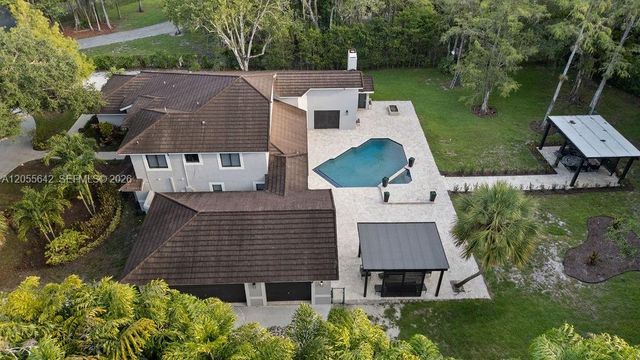5831 NW 81st Ter, Parkland, FL 33067