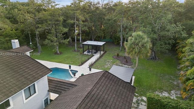 5831 NW 81st Ter, Parkland, FL 33067
