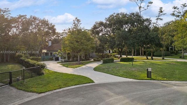 5831 NW 81st Ter, Parkland, FL 33067