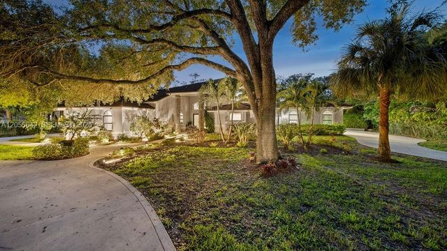 5831 NW 81st Ter, Parkland, FL 33067