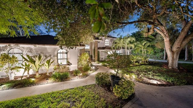 5831 NW 81st Ter, Parkland, FL 33067
