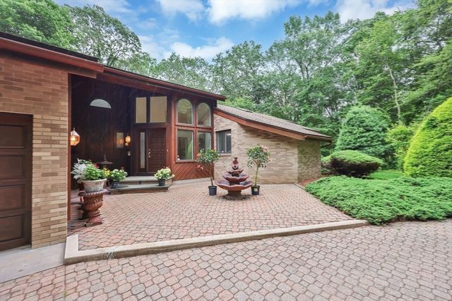 780 Birnie Ave, West Springfield, MA 01089