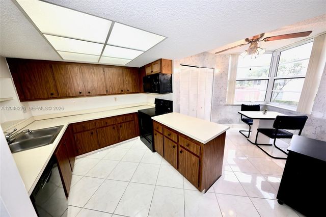 1831 Sabal Palm Drive 208, Davie, FL 33324