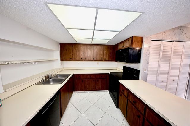 1831 Sabal Palm Drive 208, Davie, FL 33324