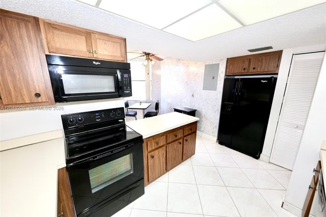 1831 Sabal Palm Drive 208, Davie, FL 33324