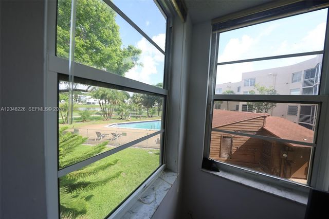 1831 Sabal Palm Drive 208, Davie, FL 33324