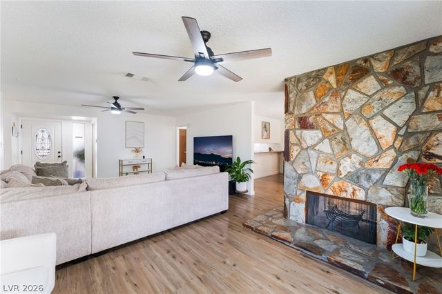 100 Breeze Court, Las Vegas, NV 89145