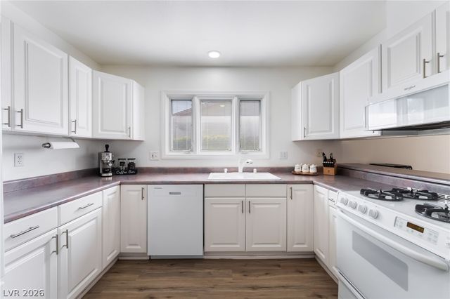 100 Breeze Court, Las Vegas, NV 89145