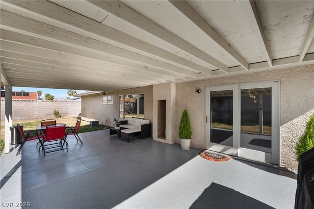 100 Breeze Court, Las Vegas, NV 89145