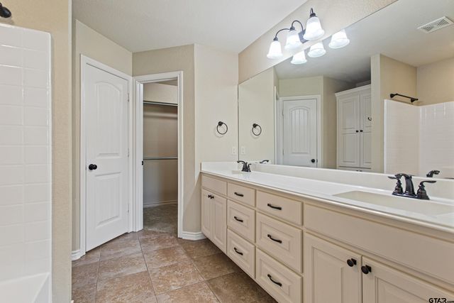 105 Bois D Arc Drive, Bullard, TX 75757