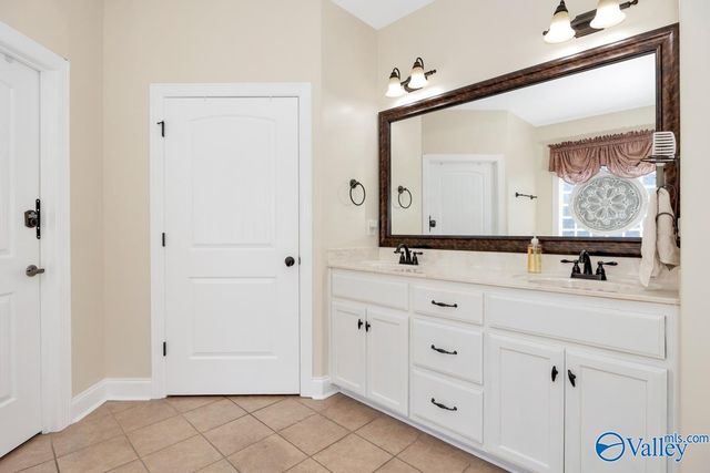 6610 Lizzie Lane, Owens Cross Roads, AL 35763