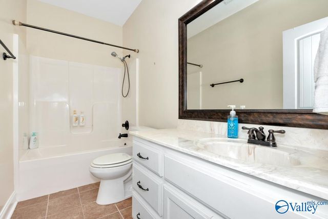 6610 Lizzie Lane, Owens Cross Roads, AL 35763