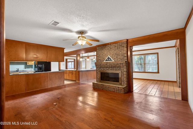43 Greenbriar Drive, Gulfport, MS 39507