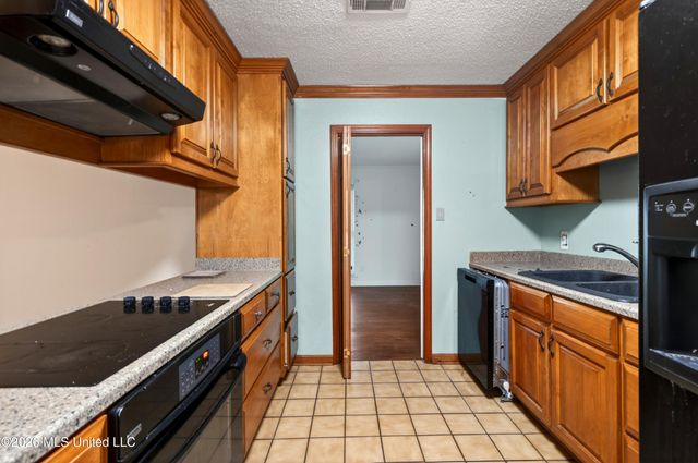 43 Greenbriar Drive, Gulfport, MS 39507