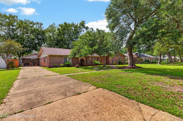 43 Greenbriar Drive, Gulfport, MS 39507