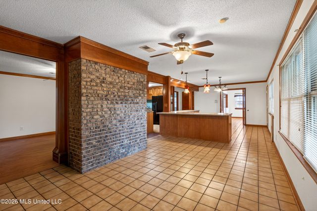 43 Greenbriar Drive, Gulfport, MS 39507
