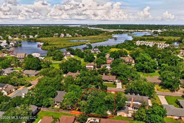 43 Greenbriar Drive, Gulfport, MS 39507