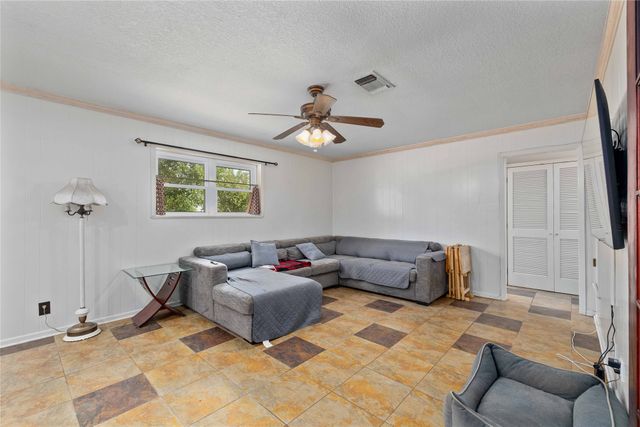 3820 Country Side Drive, Brownwood, TX 76801