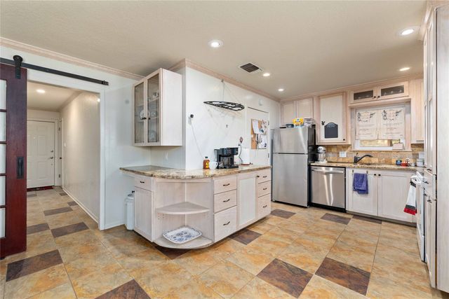 3820 Country Side Drive, Brownwood, TX 76801