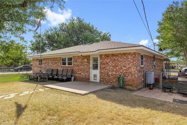 3820 Country Side Drive, Brownwood, TX 76801