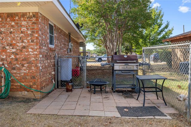 3820 Country Side Drive, Brownwood, TX 76801
