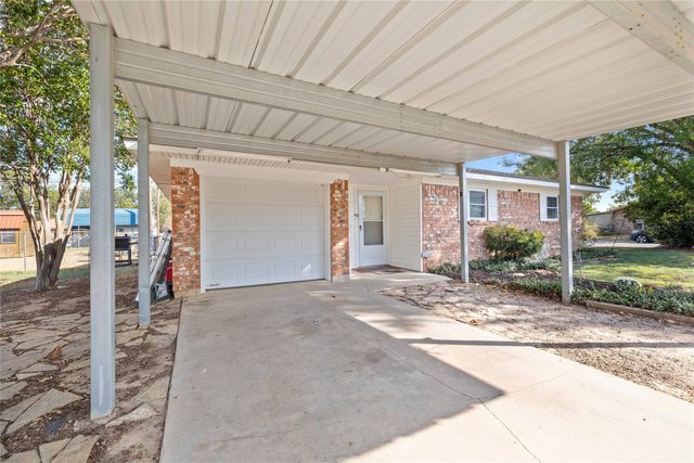 3820 Country Side Drive, Brownwood, TX 76801
