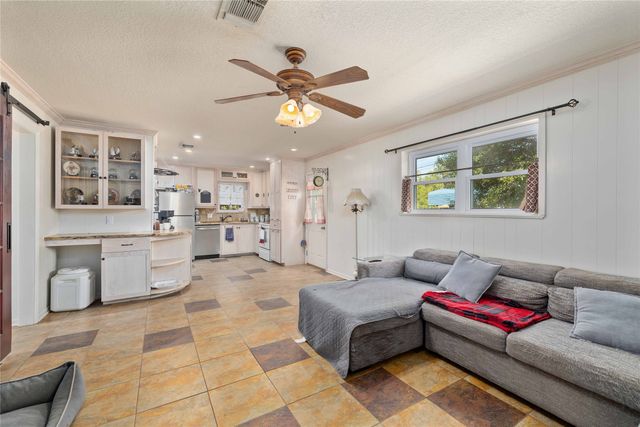 3820 Country Side Drive, Brownwood, TX 76801