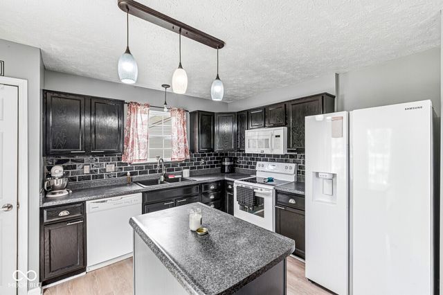 840 Ponderosa Pine Drive, Whiteland, IN 46184