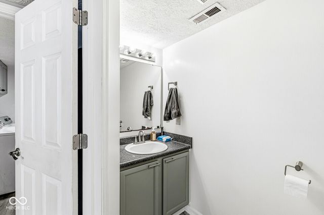 840 Ponderosa Pine Drive, Whiteland, IN 46184