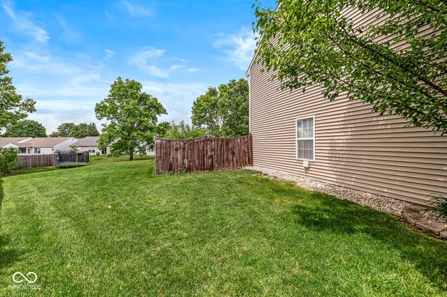 840 Ponderosa Pine Drive, Whiteland, IN 46184