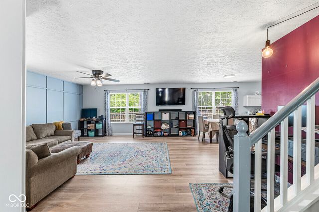 840 Ponderosa Pine Drive, Whiteland, IN 46184