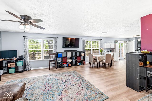 840 Ponderosa Pine Drive, Whiteland, IN 46184