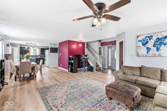 840 Ponderosa Pine Drive, Whiteland, IN 46184