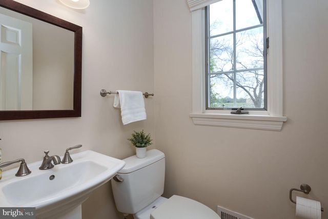347 MOUNTAIN VIEW RD, Skillman, NJ 08558