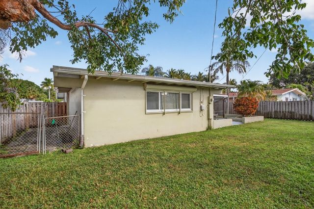 1432 SE 2nd Street, Pompano Beach, FL 33060