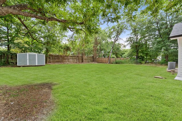 1027 W 2nd Avenue, Corsicana, TX 75110