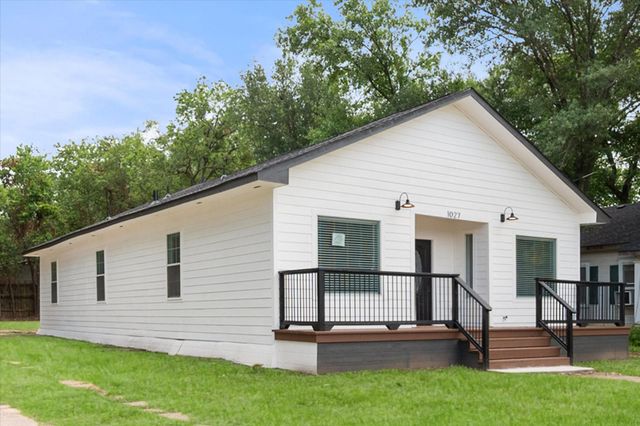 1027 W 2nd Avenue, Corsicana, TX 75110