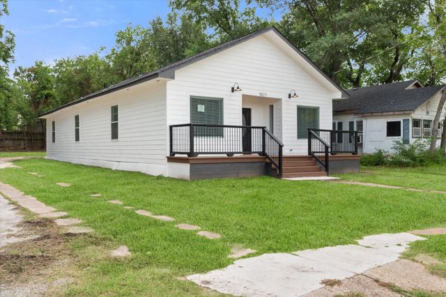 1027 W 2nd Avenue, Corsicana, TX 75110