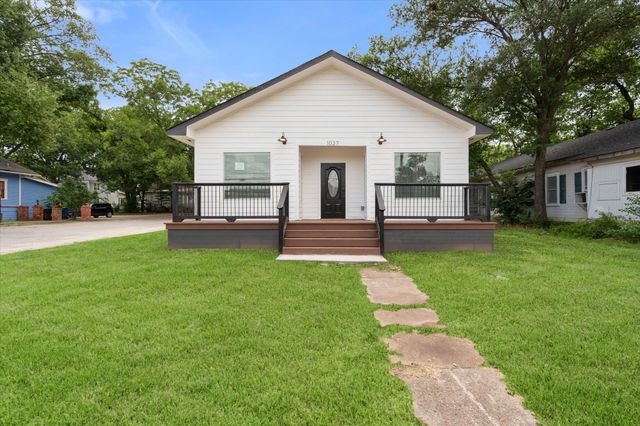 1027 W 2nd Avenue, Corsicana, TX 75110
