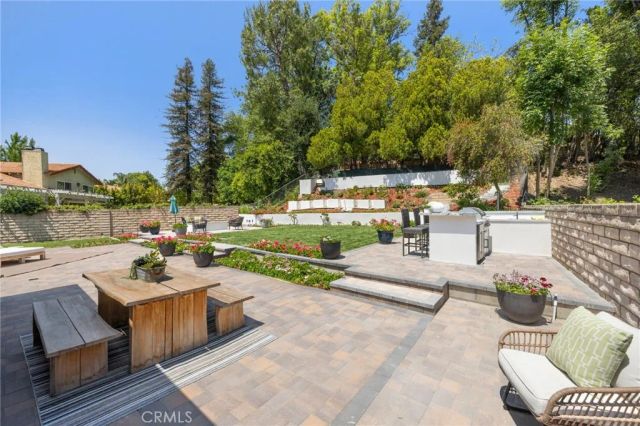5100 Orrville Avenue, Woodland Hills, CA 91367
