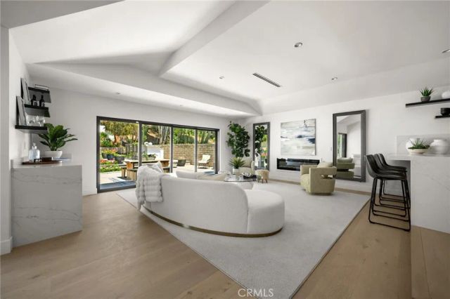 5100 Orrville Avenue, Woodland Hills, CA 91367