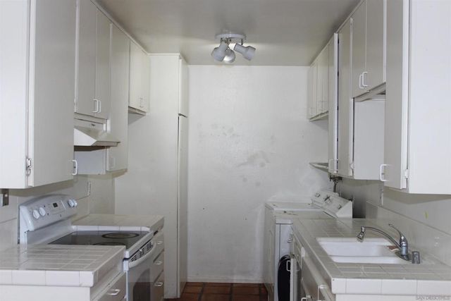 13754 Caminito Vizzini, San Diego, CA 92129