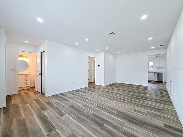 8454 AUSTIN N, Pinellas Park, FL 33781