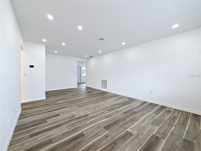 8454 AUSTIN N, Pinellas Park, FL 33781
