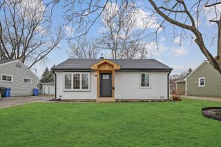 212 N Louis Street, Mount Prospect, IL 60056