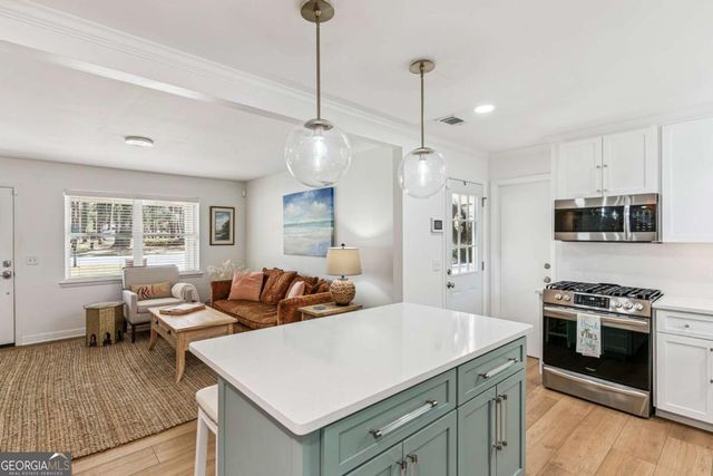 907 Mallery Street, St. Simons, GA 31522