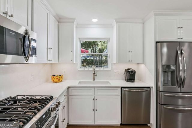 907 Mallery Street, St. Simons, GA 31522